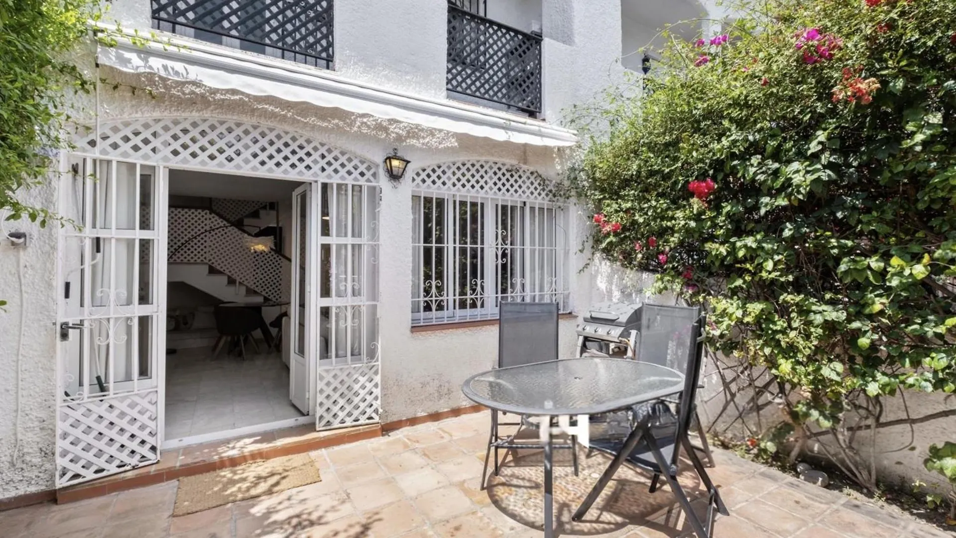 Vakantiehuis Casa Lena Town House With Pool Villa Nerja Spanje